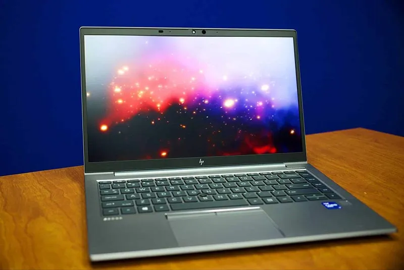 لپ‌تاپ استوک ورک‌استیشن HP ZBook Firefly G8 با پردازنده i7 نسل 11، رم 16GB، SSD 512GB و گرافیک حرفه‌ای NVIDIA T500 انتخابی عالی برای طراحی و کارهای مهندسی. خرید از سپنتا تی 98.
